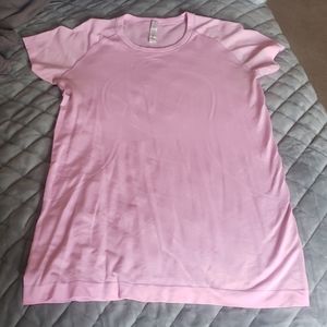 Lululemon Tshirt